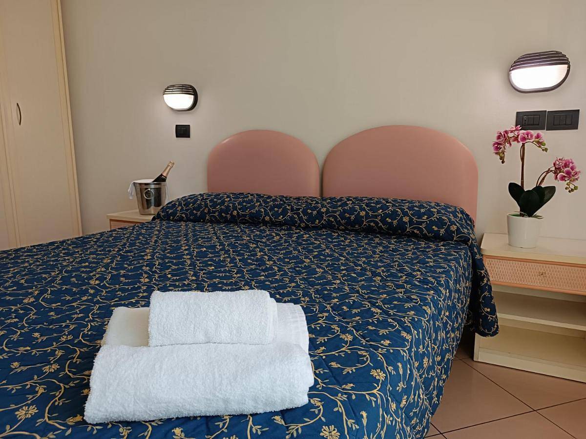 One-Bedroom Apartment with Balcony in Cattolica, Province de Rimini