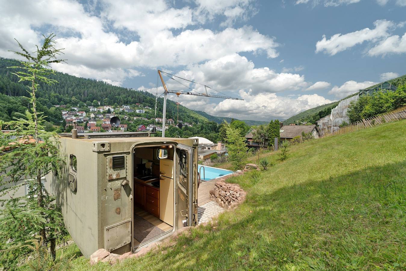 Wohnwagen 'Poolhouse' mit Bergblick, privatem Pool und Wi-Fi in Bad Wildbad, Nordschwarzwald