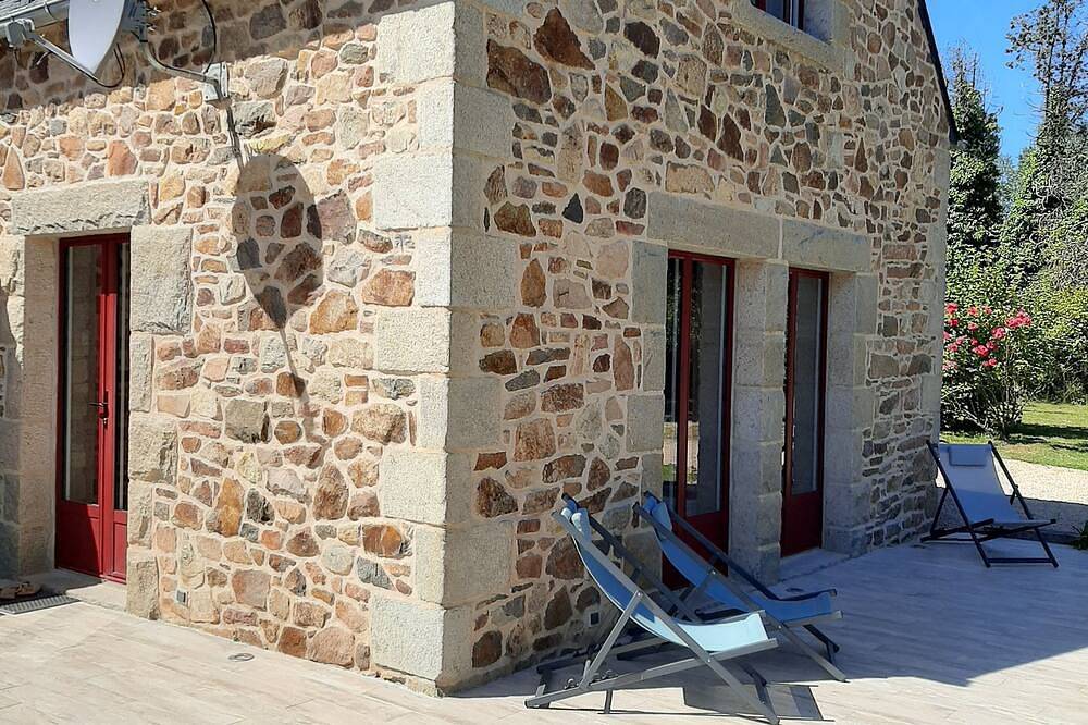Longere D'Armor Seaside 8 People in Lézardrieux, Pink Granite Coast