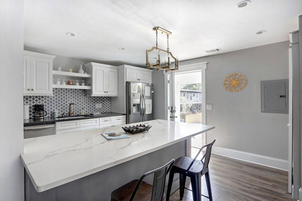Ganze Wohnung, Renovated Victorian Condo Near Forsyth Park in Savannah, Chatham County