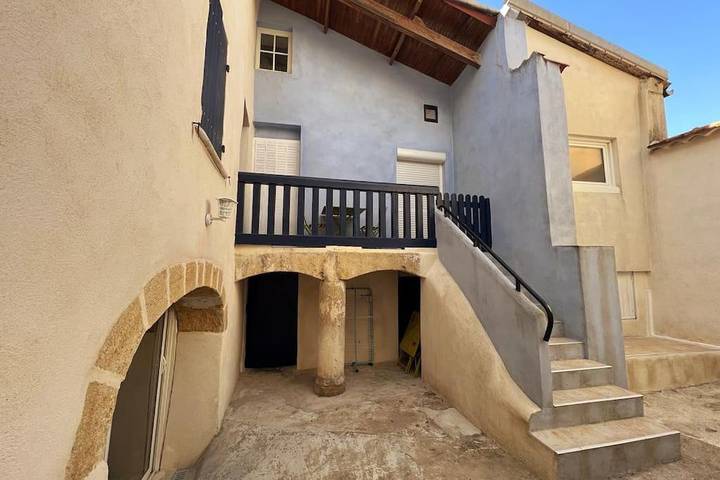 Location de vacances pour 9 personnes, avec Balcon ainsi que Terrasse et Jardin à Saint-Geniès-de-Comolas - 3