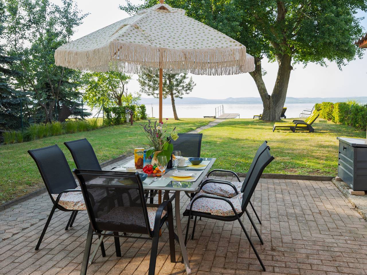 Lake House Sundown in Balatonlelle, Plattensee Südufer