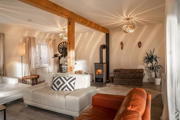 Chalet grosser Garten, nahe der Stadt Salzburg den Seen, Bbq, Sunbeds, 14 Betten in Golling an der Salzach, Tennengau