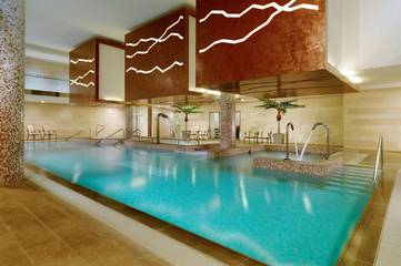Hôtel pour 2 personnes, avec sauna et terrasse ainsi que piscine et bassin pour enfant dans Athlone