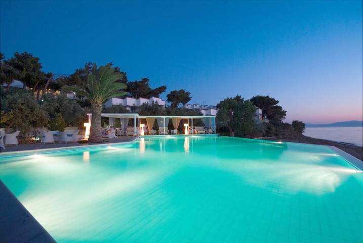 Hotel für 2 Personen, mit Ausblick und Pool sowie Garten in Karystos