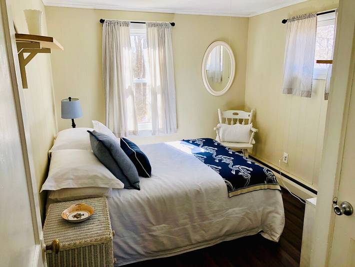 Cottage for 6 people, with terrace and yard, with pets in Rhode Island