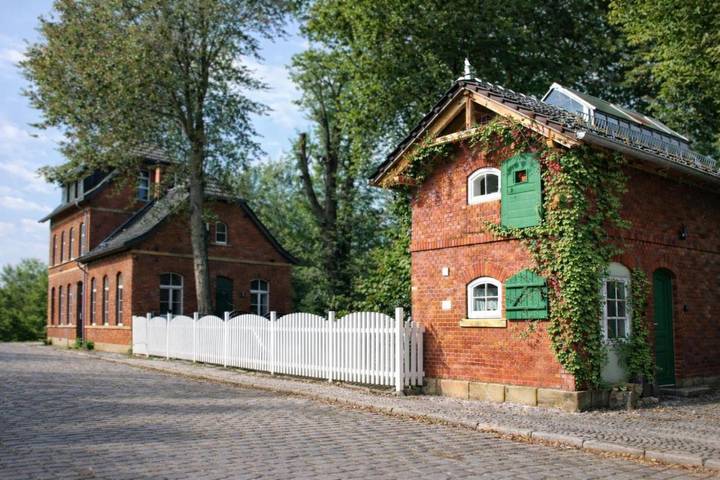 Ferienwohnung für 4 Personen, mit Terrasse und Garten sowie Ausblick in Droyßig