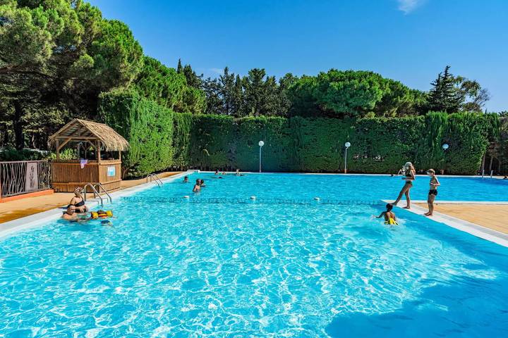 Location de vacances pour 4 personnes, avec piscine et terrasse, animaux acceptés à Sainte-Marie-la-Mer