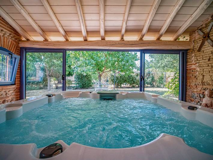 Gîte pour 6 personnes, avec jardin et jacuzzi dans Launac