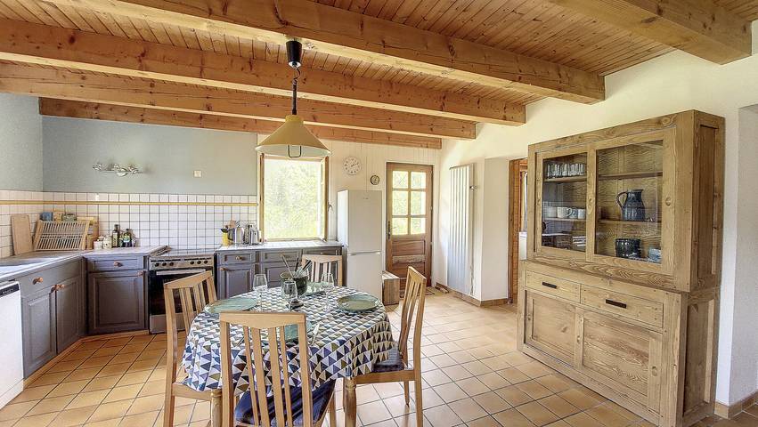 Chalet Jumbaz - Seytroux - 6 Personnes - Jardin avec Vue Montagnes in Seytroux, Région de Thonon-les-Bains