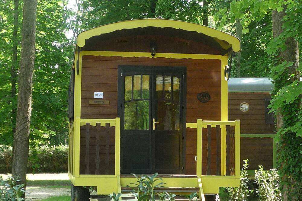 Roulotte Gîte in Bar-sur-Aube, Aube