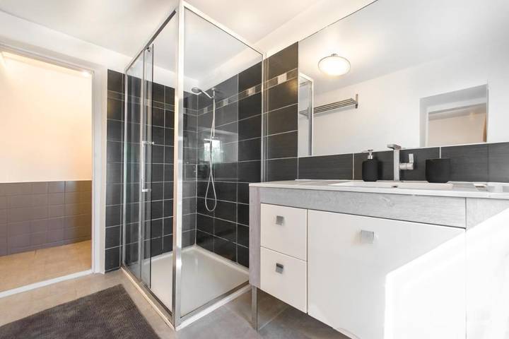 Location de vacances pour 6 personnes, avec terrasse et vue à Saint-Julien - 4