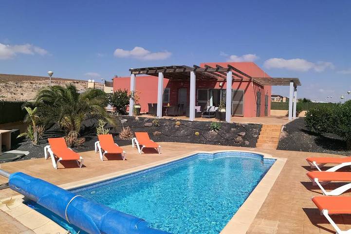 Villa pour 6 personnes, avec jardin et terrasse