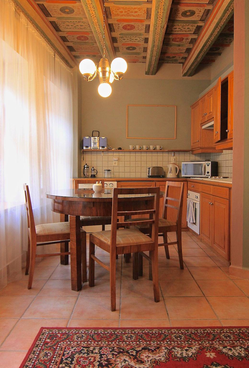 Appartement de vacances entier, 1 Bed Flat - Sleeps 4 - Balcony - Wifi in Prague, Bohême centrale