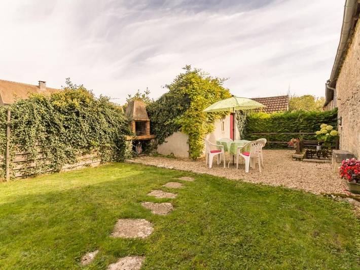 Charmantes Steinhaus in der Nähe von Weinbergen, privater Garten, Parkplatz in Montceau-et-Écharnant, Beaune und Umgebung