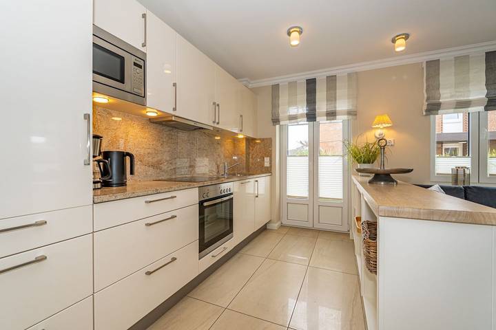 Ganze Wohnung, 4-Zimmer-Ferienwohnung mit Sauna und Garten. - nur 300 Meter zum Strand! in Westerland, Sylt (Gemeinde)
