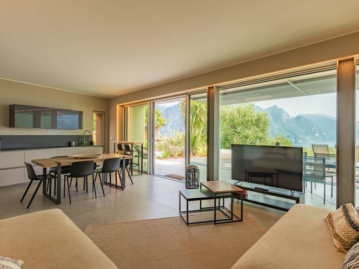Ferienhaus für 10 Personen, mit Garten und Seeblick sowie Pool in Italien - 2