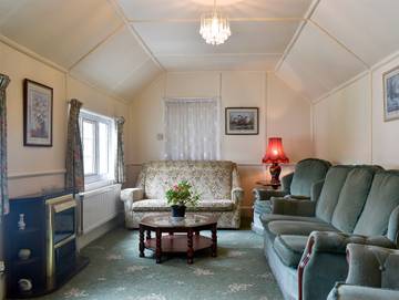 Log Cabin for 4 People in Widecombe in the Moor, Devon, Photo 1