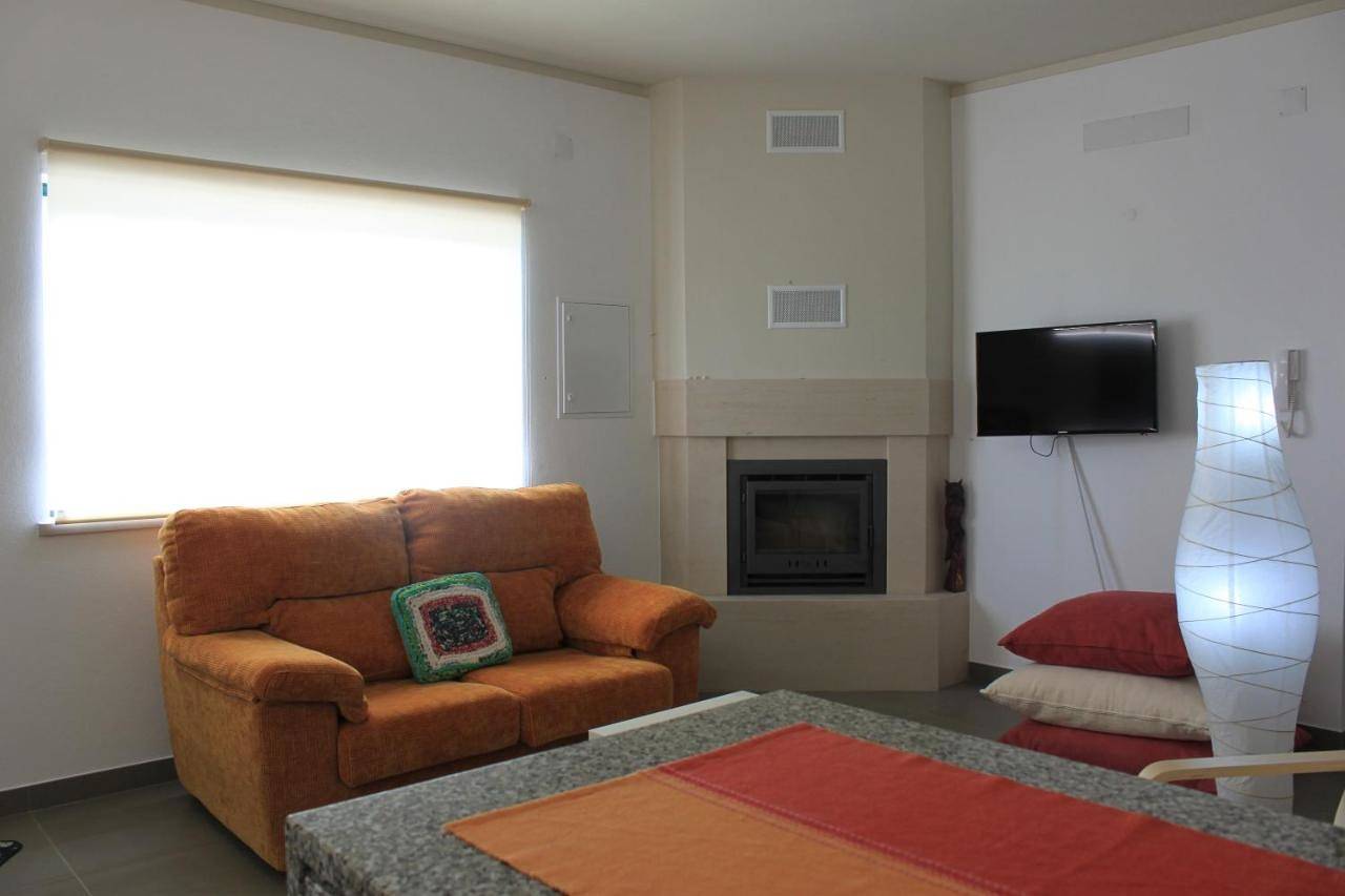 Two-Bedroom House in Praia do Salgado, Famalicão