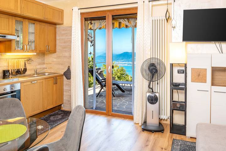 Gîte pour 4 personnes, avec Terrasse ainsi que Jardin et Vue sur le lac à San Zeno di Montagna - 2