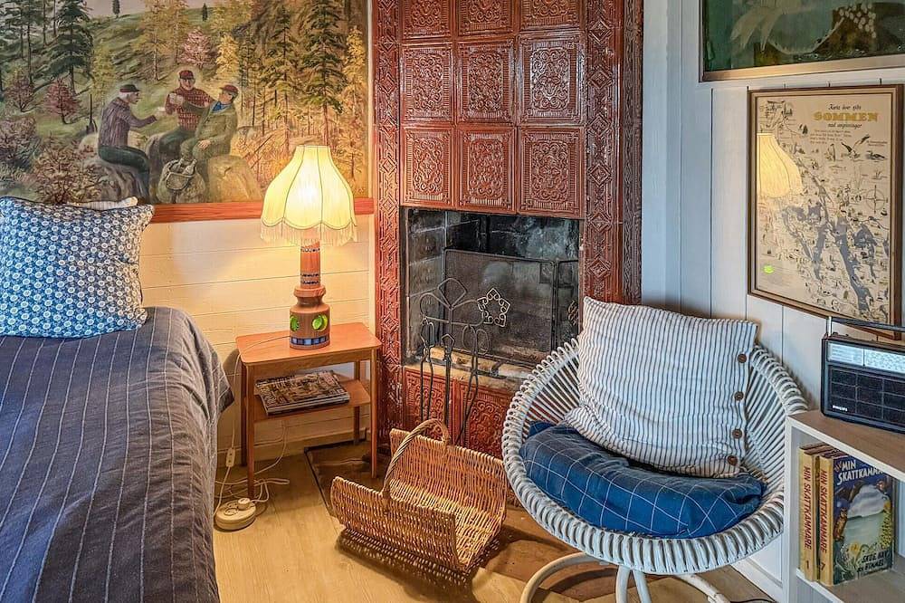 Stunning home in Tranås with lake view in Tranås, Sommen