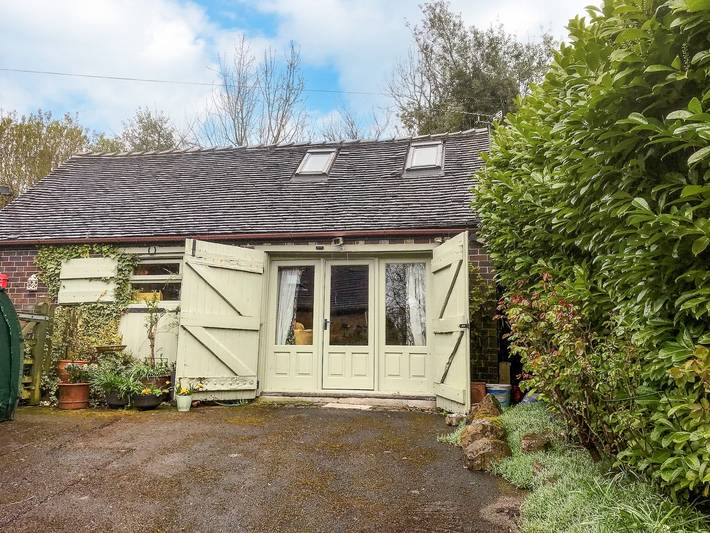 Log cabin for 2 people, with garden in Alton Towers