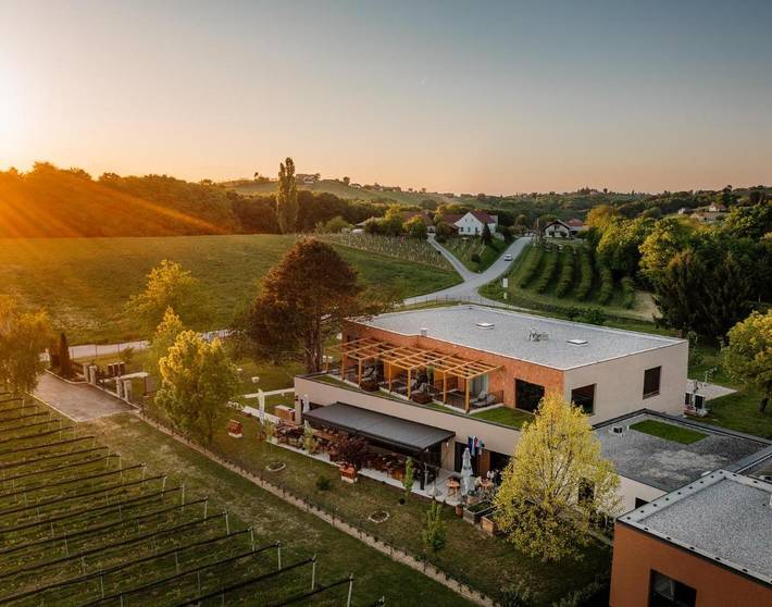 Hôtel pour 2 personnes, avec Terrasse et Jardin ainsi que Piscine et Sauna dans Ormož
