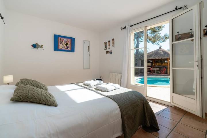 Location de vacances pour 8 personnes, avec vue ainsi que piscine et jardin dans Golf de Saint-Thomas - 2