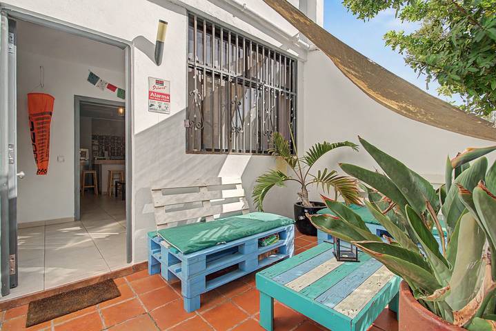 Entire apartment, Vacation Apartment 'New Cozy Flat' with Mountain View, Private Pool and Wi-Fi in Costa del Silencio, Arona