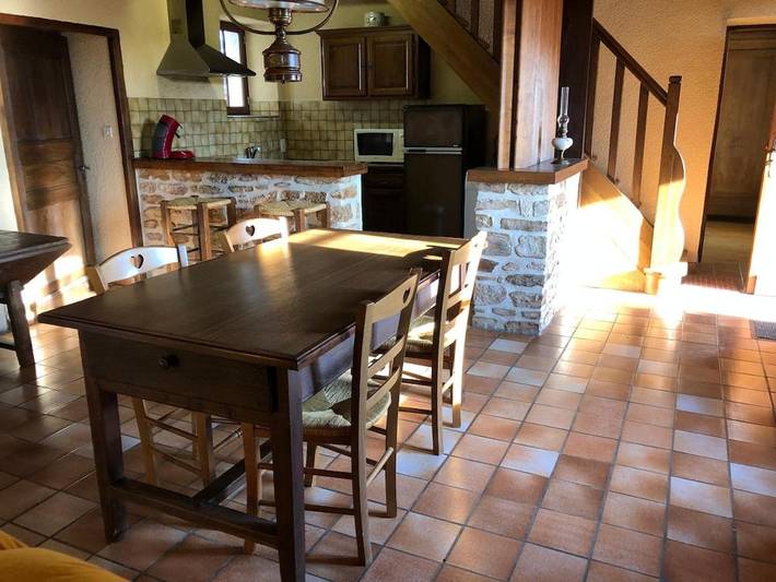Location de vacances pour 6 personnes, avec piscine ainsi que vue et terrasse à Baraqueville - 2