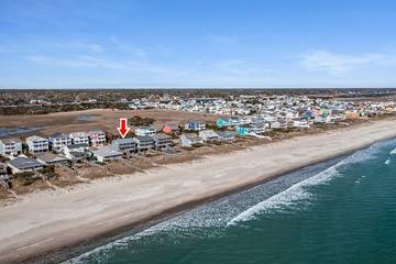 Vacation House for 14 Guests in Holden Beach, Brunswick County, Picture 1