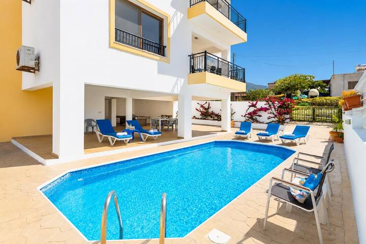 Villa für 10 Personen, mit Balkon und Terrasse sowie Garten auf Zypern - 2