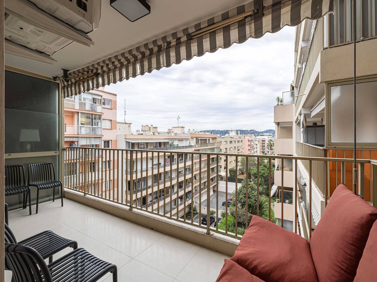Hel leilighet, Renovated flat 250m from the beach - Town centre - 2Br/6p in Antibes, Middelhavskysten (Frankrike)