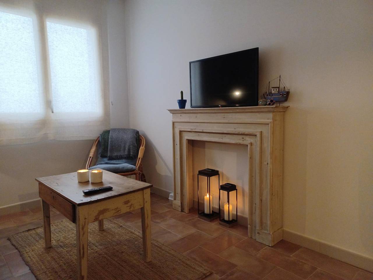 Apartamento vacacional entero, Apartamento Moderno en el Paseo Marítimo de Llafranc con A/A. Sin Vistas in Llafranch, Palafrugell