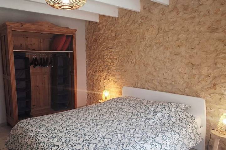 Location de vacances pour 18 personnes, avec piscine et jardin à Sainte-Foy-de-Longas - 2