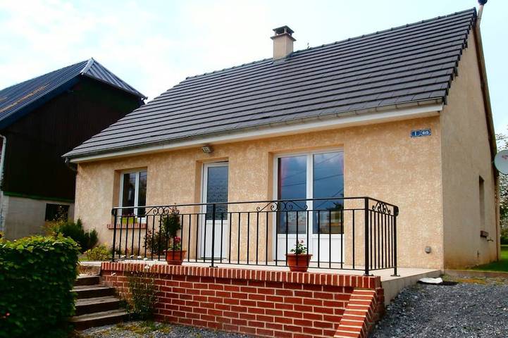 Gîte pour 6 personnes, avec terrasse et jardin à Iviers