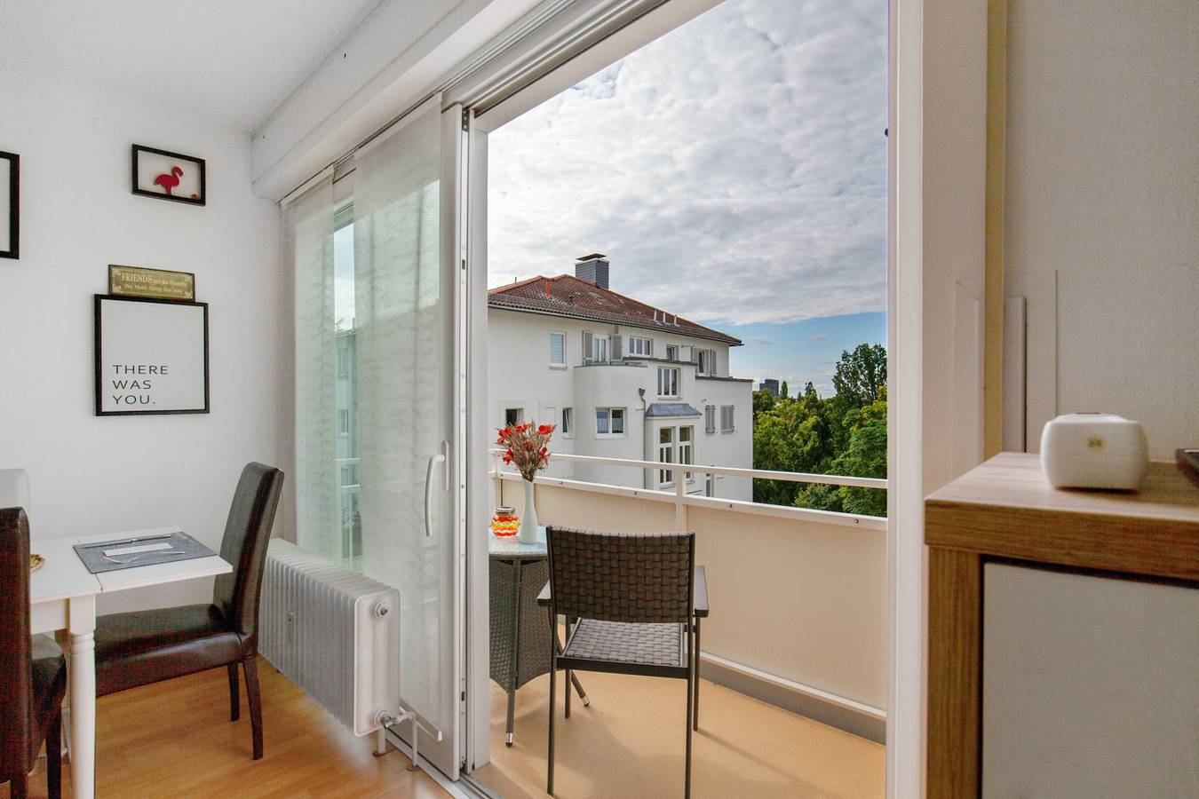Estudio entero, Apartamento vacacional "Charmante Stadtwohnung Im Zentrum" con balcón y Wi-Fi in Wiesbaden, Rheingau