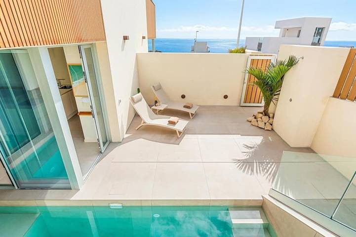 Casa de vacaciones para 6 personas, con piscina además de balcón y jardín en Las Eras