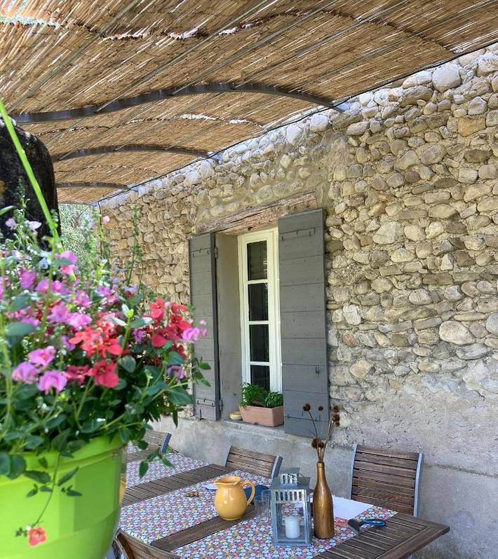 Chambre d’hôte pour 2 personnes, avec Terrasse et Jardin ainsi que Piscine et Vue dans Dentelles de Montmirail - 4