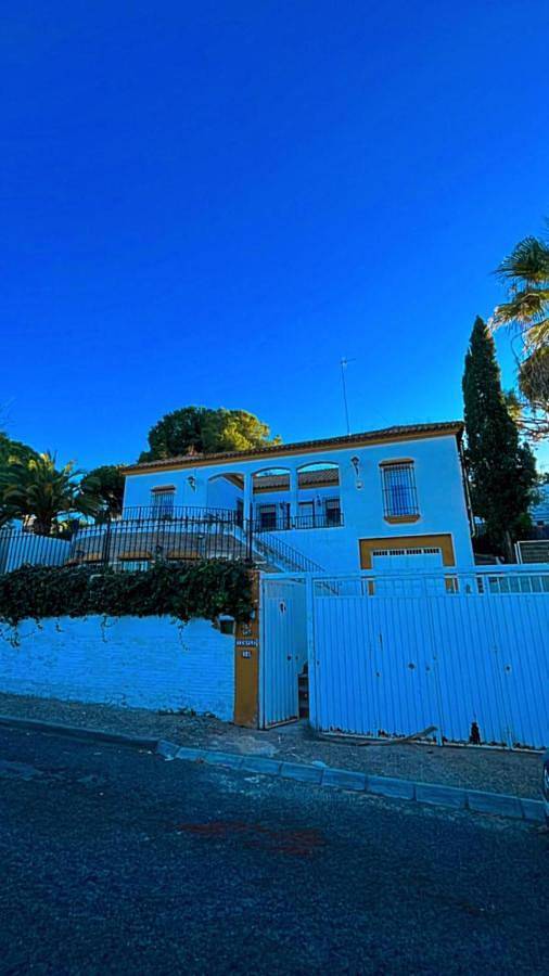 Casa rural para 7 personas, con piscina además de jardín y vistas en Alcalá de Guadaíra - 2