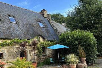 Gîte pour 2 personnes, avec terrasse ainsi que jardin et jacuzzi à Quistinic