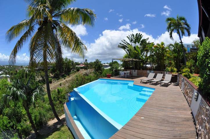 Gîte pour 2 personnes, avec jardin ainsi que vue et piscine dans Plage de Saint-Félix - 4