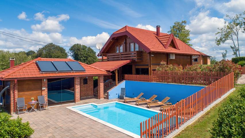 Ferienhaus für 8 Personen, mit Terrasse und Sauna sowie Garten, kinderfreundlich