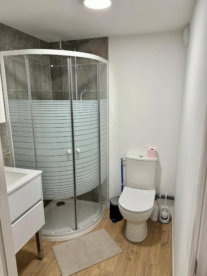 Appartement entier, One-Bedroom Apartment in Verneuil-en-Halatte, Oise