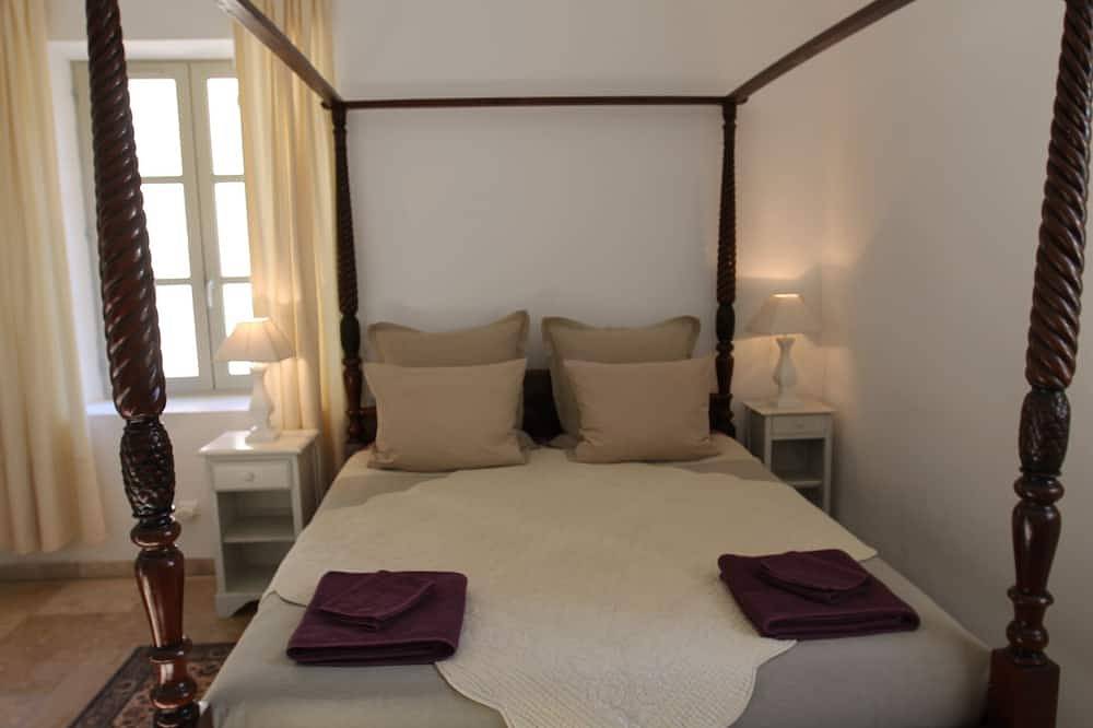 Appartement entier, Duplex de Charme / Wifi-Ac-Terrasse / Bonnieux Luberon in Bonnieux, Parc naturel régional du Luberon