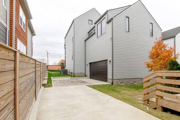 Vacation house for 10 people, with balcony in Nashville