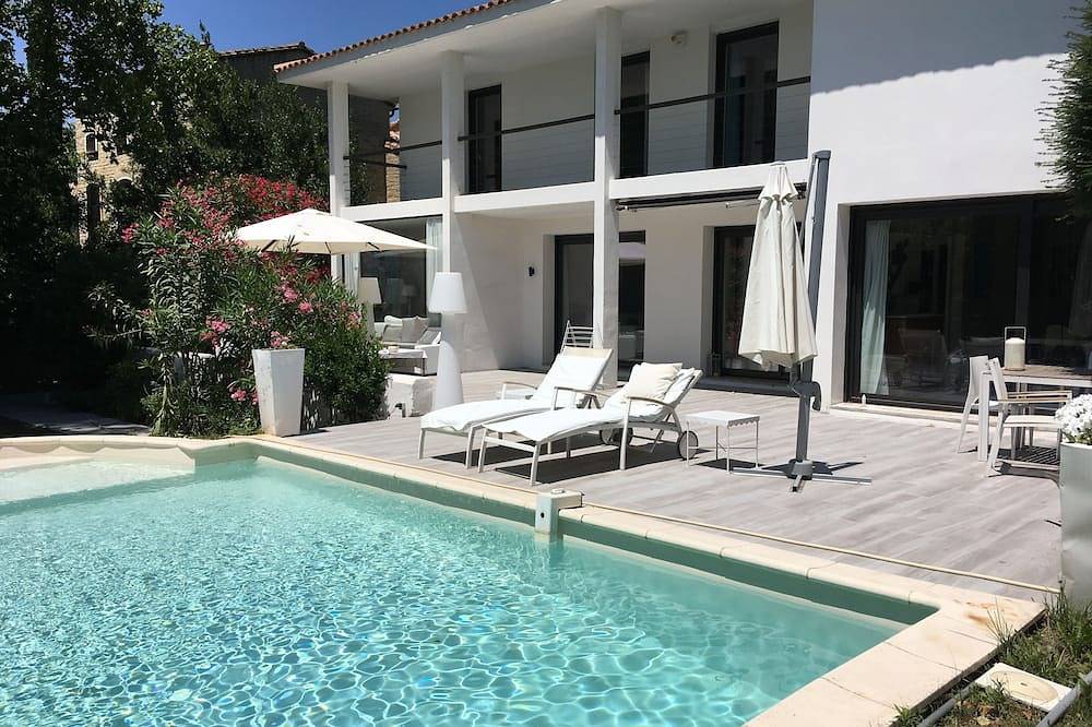 Contemporary villa about 220m2 swimming pool in Avignon, Vaucluse