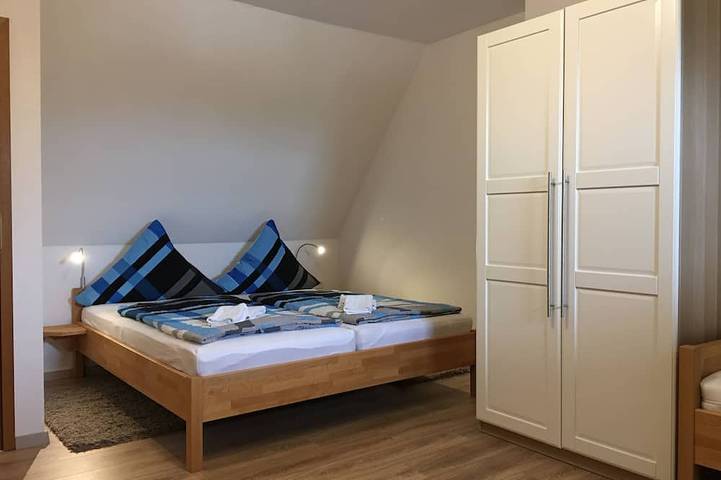 Ganze Wohnung, Reethaus Hus to Wurth, Fewo Korallenmöwe, nur 300m bis zum Badestrand in Badestrand Büsumer Deichhausen, Büsumer Deichhausen