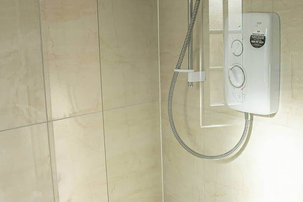 Entire apartment, Studio in Buckinghamshire with Secured Parking in Aylesbury, Buckinghamshire