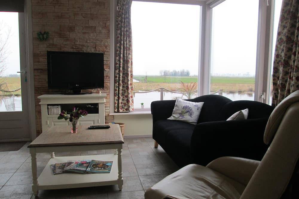 House, with great views over water and farmland, 10 min to Amsterdam in Gouwzee